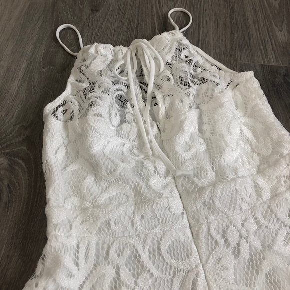 Short stretch lace dress - Picture 8 of 10